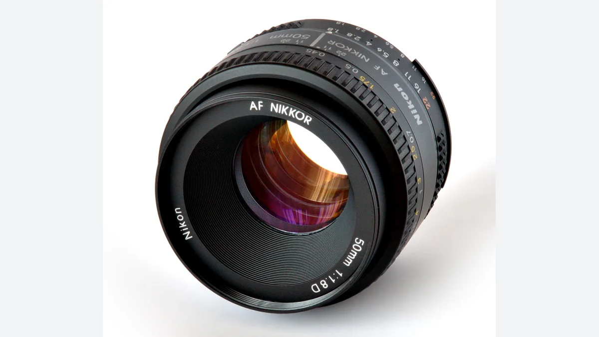 Nikon Nikkor 50 mm fotoğraf objektifi