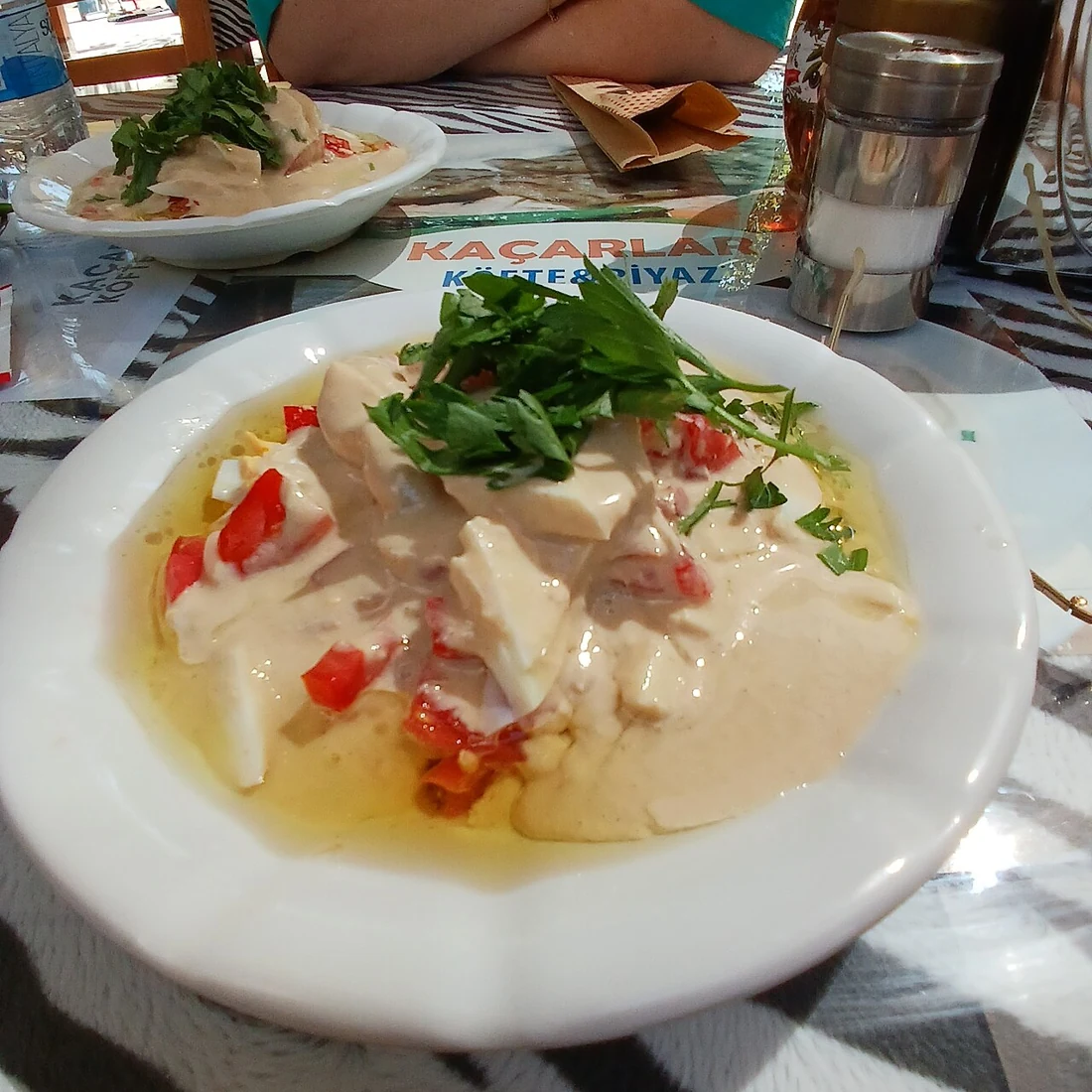 Tahinli piyaz sunumu