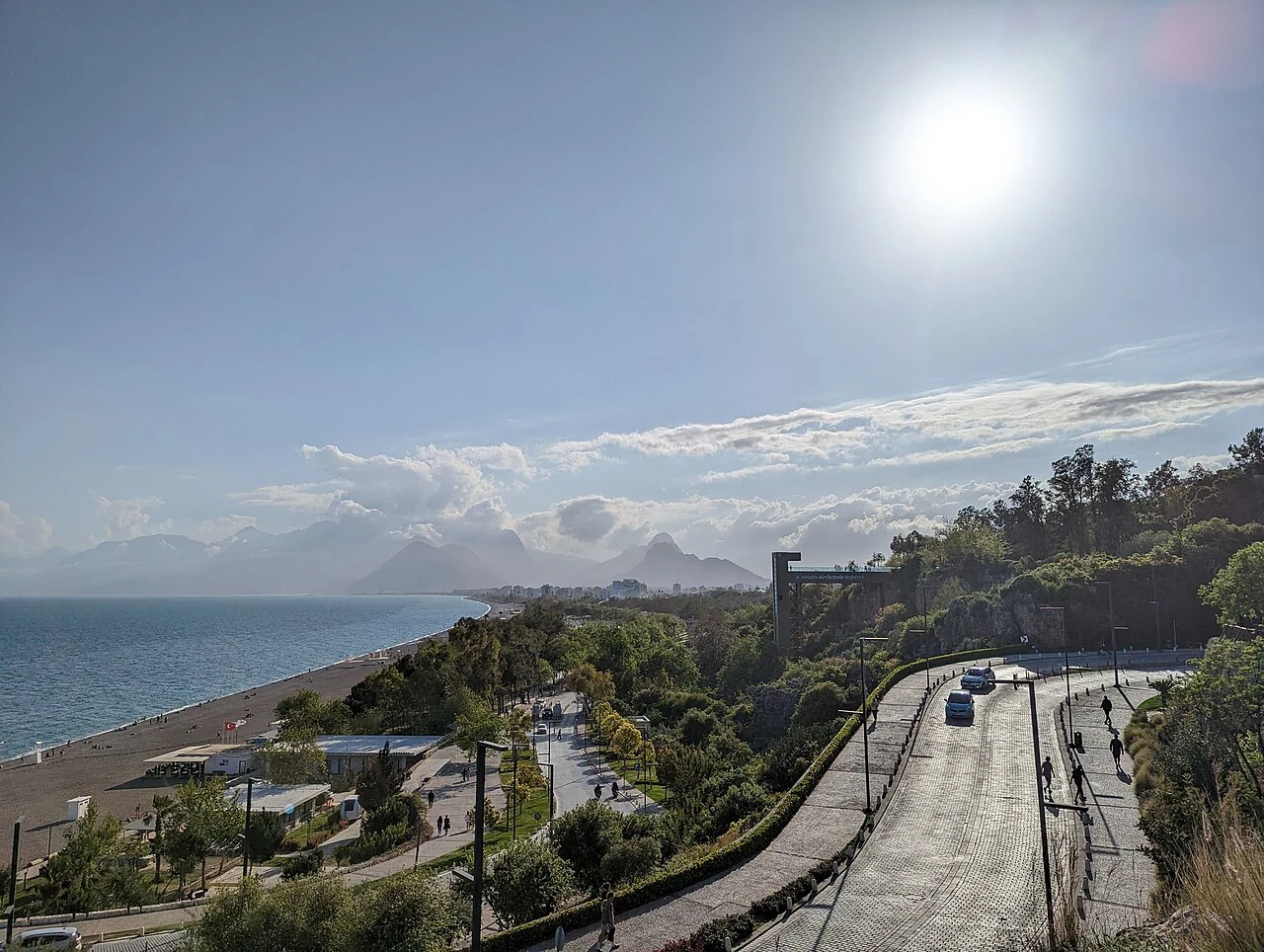 Konyaaltı Plajı ve Beydağları